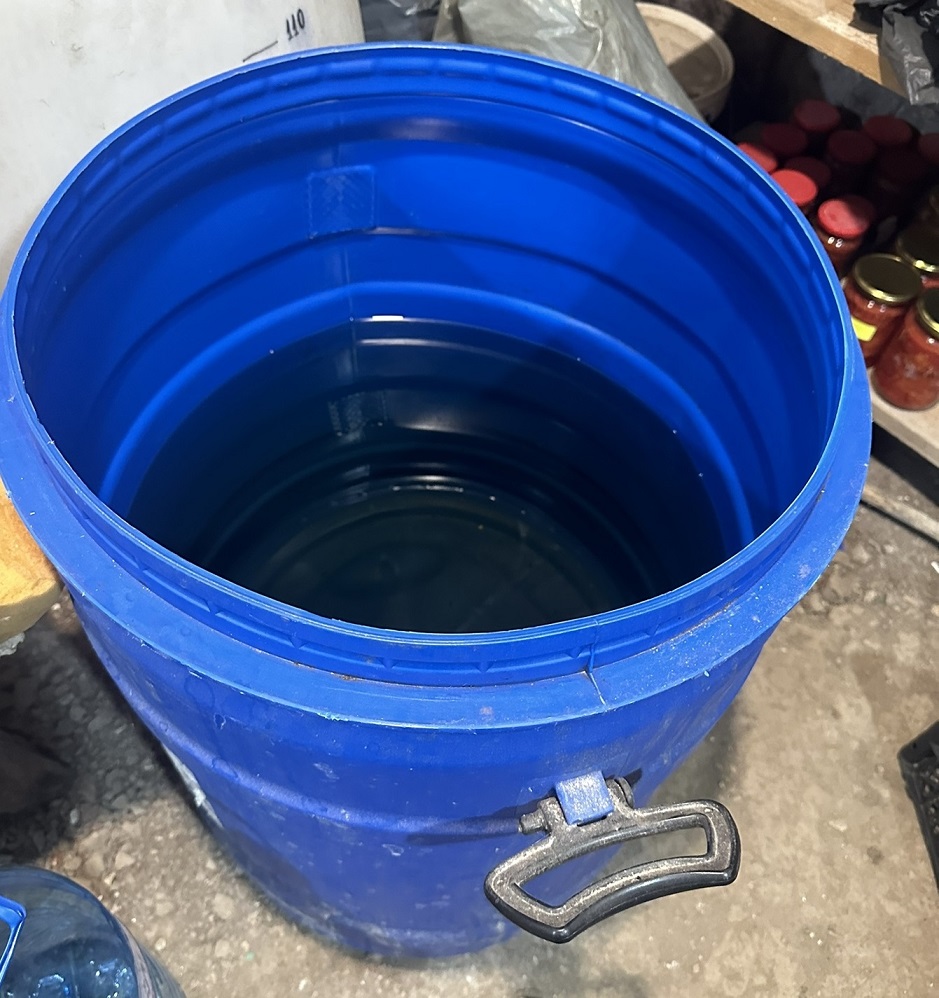 Над 1500 литра нелегален алкохол иззеха митнически служители от Варна (СНИМКИ)